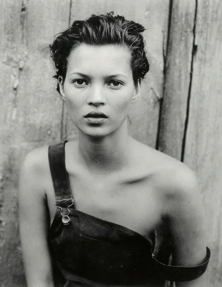 Kate Moss by Peter Lindbergh

https://www.artsy.net/article/artsy-editorial-peter-lindbergh-photo-launched-90s-supermodel-era